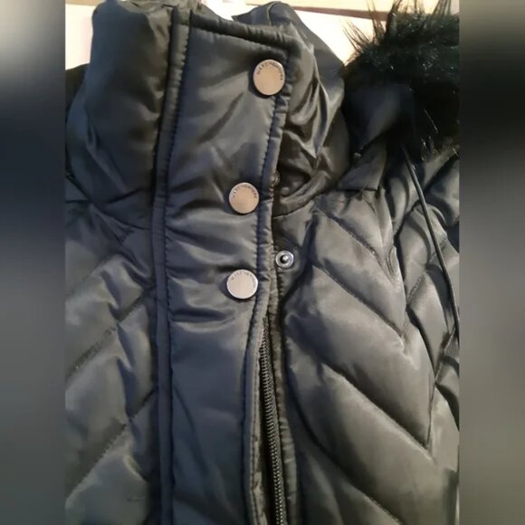 Andrew Marc Matte Down & Feather Quilted Hooded Puffer Coat - Picture 9 of 9